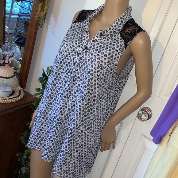 Plus size 1X black lace grey sleeveless tunic shirt top 1X - Picture 2 of 12